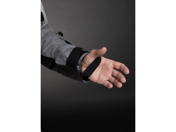 773x1080-APOLLO-detalle-10-Comfortable-thumb-loops