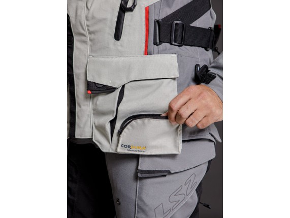 773x1080-APOLLO-detalle-7-Cargo-pocket at front