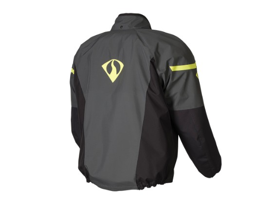 92901_Stormy_back_01454