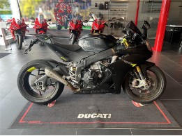 RSV4 APRC Reifen/Service Neu