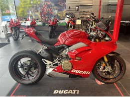Panigale V4S 1Hand