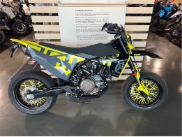 701 Supermoto BlackEdition