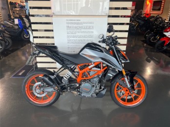 Duke 390