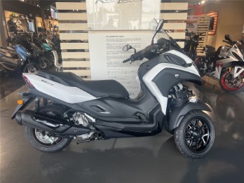 Tricity 300