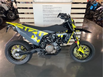 701 Supermoto BlackEdition