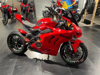 PANIGALE V4 MY23 viel Zubehör