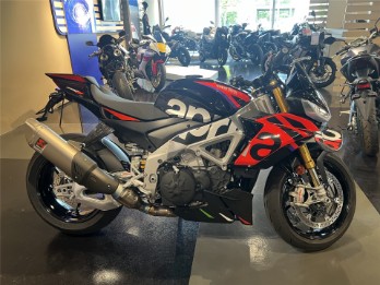 Tuono V4 Factory inkl. Akra