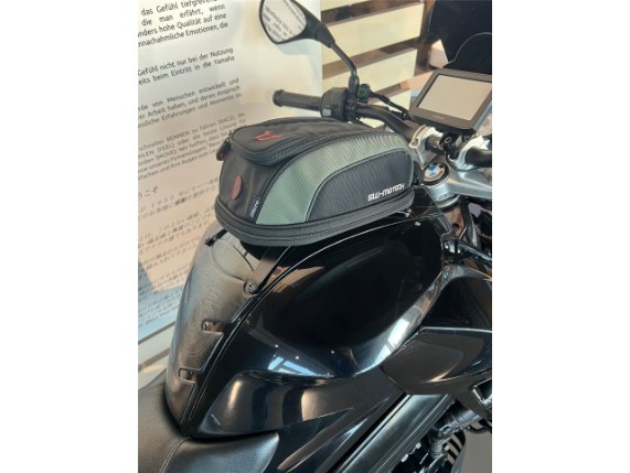 2194a3337ff04cb481fbf841973af9f2