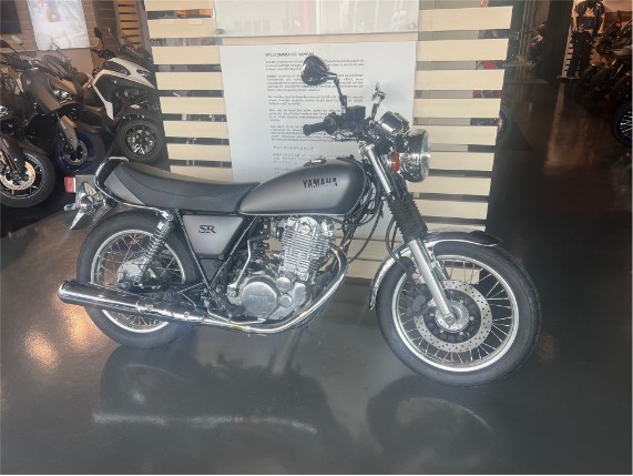 53b8c10671d142d1ab094bb97bd3eea9