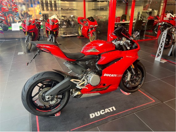 aea93c9873de4ff7ab88c17c231f3670