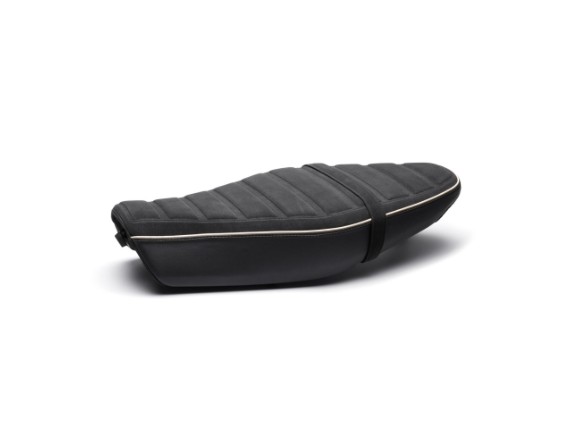 B34-F4730-M1-00-XSR700-FLAT-SEAT-EU-Studio-001