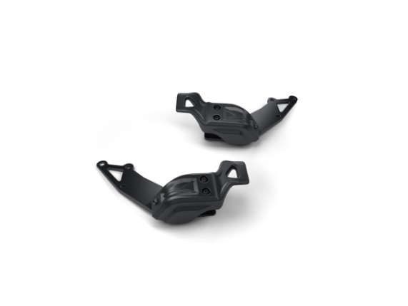 B5U-F84G0-00-00-TRACER9-Side-Case-Stay-Low-EU-Studio-001