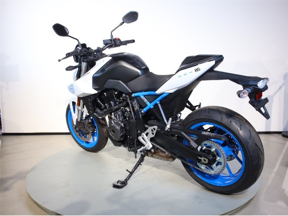 Suzuki GSX-8S GSX800 RQM3, JS1EM11AZP7105106