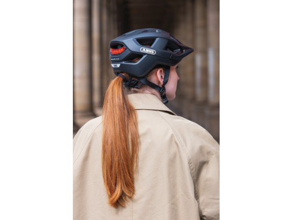 41242_Aduro_3.0_LED_velvet black_Lifestyle_L1070215_SK_3