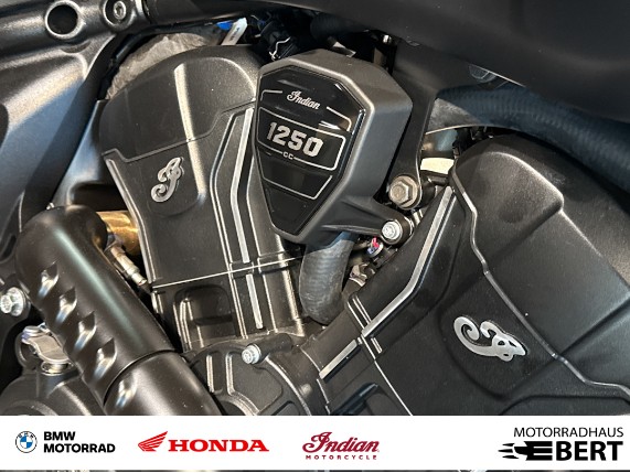 Indian Scout Bobber Limited + Tech, 0021041