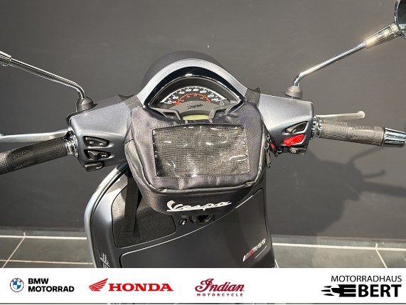 PIAGGIO VESPA GTS, 0021601