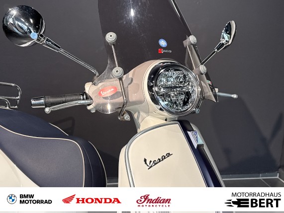 Vespa 300 GTS Yacht Club, 0021218