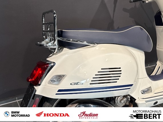 Vespa 300 GTS Yacht Club, 0021218