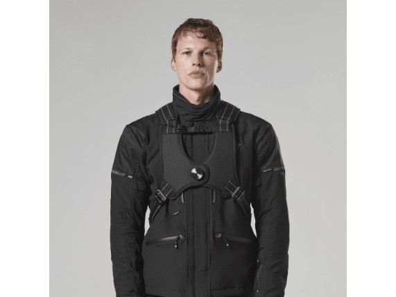 MLUA24001_CLO_24_ADVENTURE_25L_COMMUTER_BAG_MEN_2
