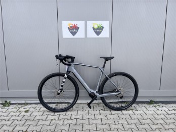 Nyvon 9.0 (M) grau 2025