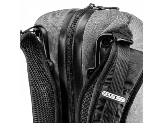 atrack-cr-urban-25l_r7160_detail-1