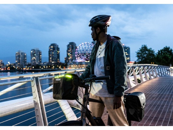 e_glow_van_06304_2