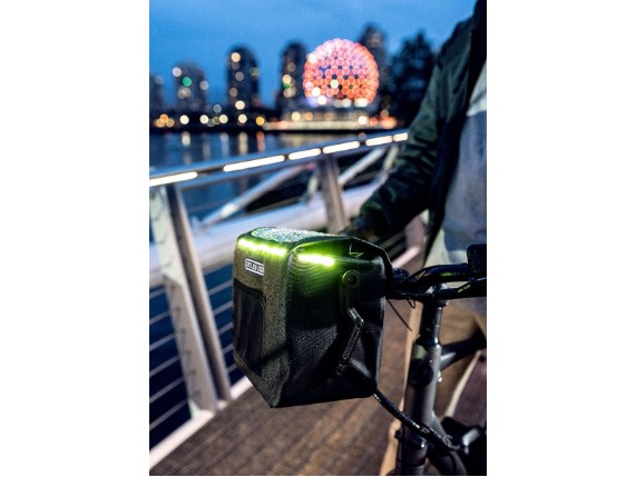 e_glow_van_06398_1