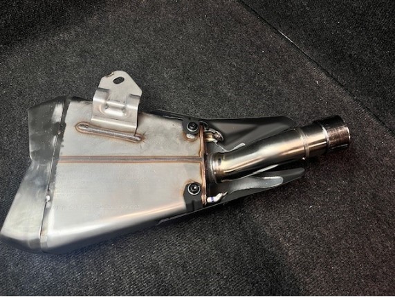 Original Auspufftopf Z1000 links 2017-2023 (2)