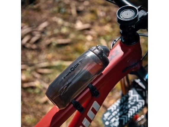 Twist Bottle 590 + uni base (2) FIDLOCK_SS21_MTB_248_BRE_1243_800x800