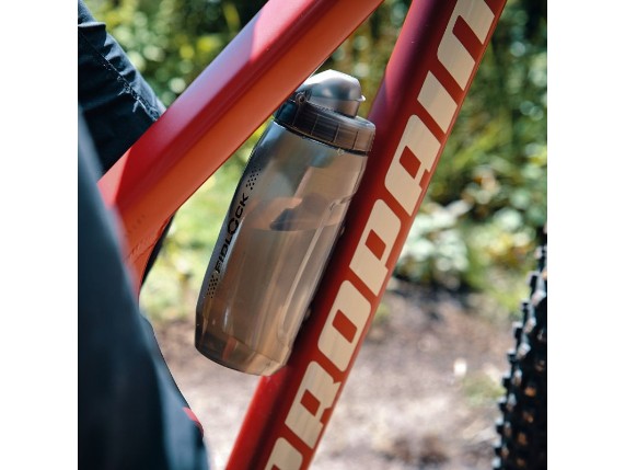 Twist Bottle smoke (4) FIDLOCK_SS21_MTB_171_BRE_0842_800x800