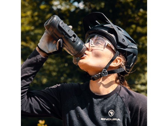 Twist single Bottle 590 (3) FIDLOCK_SS21_MTB_175_BRE_0865_800x800