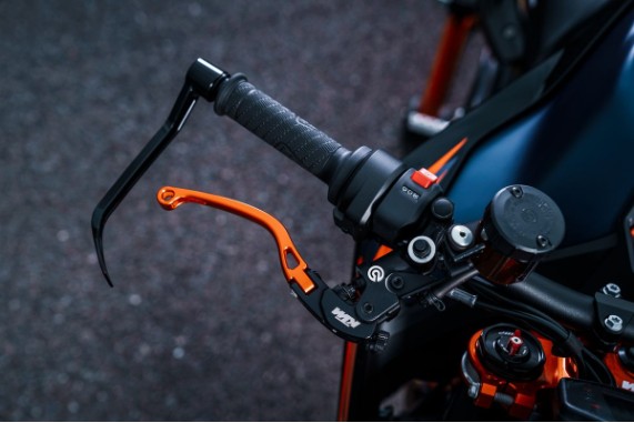pho_pp_mon_410891_63613902044_brake_lever__sall__awsg__v1