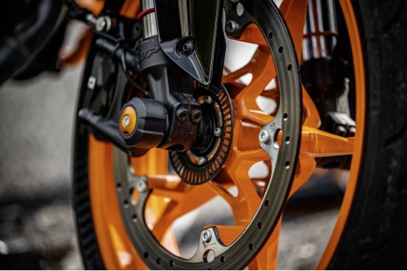 pho_pp_mon_541709_my24_ktm_390_duke_details_parts_03_parts_details_details_parts__sall__awsg__v1