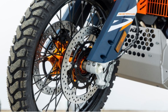 pho_pp_mon_652310_my25_ktm_890_adventure_r___details_ktm_890_adventure_r__sall__awsg__v1