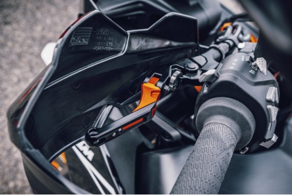 pho_pp_nmon_509880_my23_ktm_890_smt_details___parts_details_parts_04_studio__sall__awsg__v1