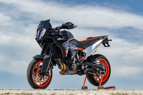 pho_pp_nmon_514940_ktm_890_smt___static_images_ktm_890_smt_pre___shooting_static__sall__awsg__v1