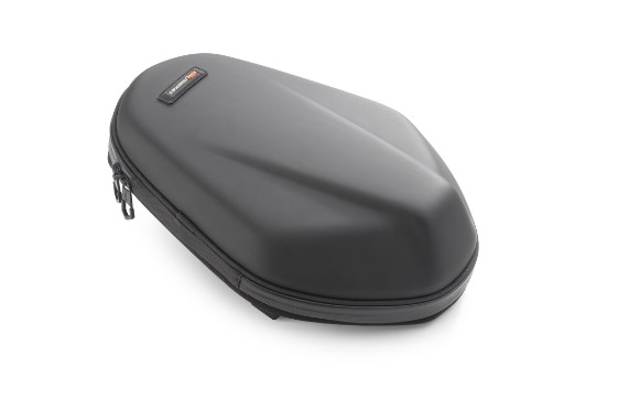 pho_pp_nmon_64107951000_pillion_seat_bag_studio_pictures_street__sall__awsg__v1