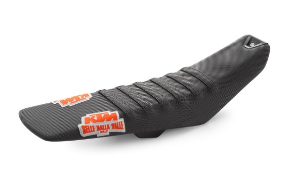 pho_pp_nmon_a41007940000c1a_ktm_factory_seat_studio_pictures_street__sall__awsg__v1