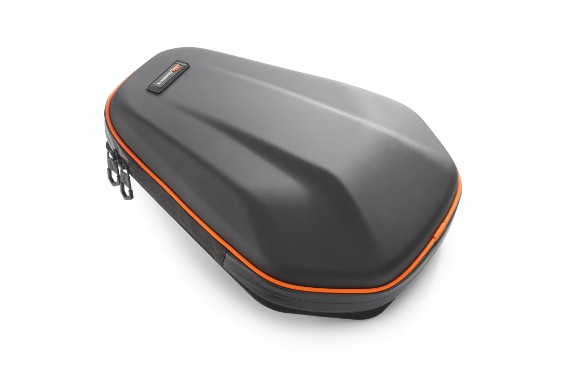 pho_pp_nmon_a60712973000_pillion_seat_bag_studio_pictures_street__sall__awsg__v1