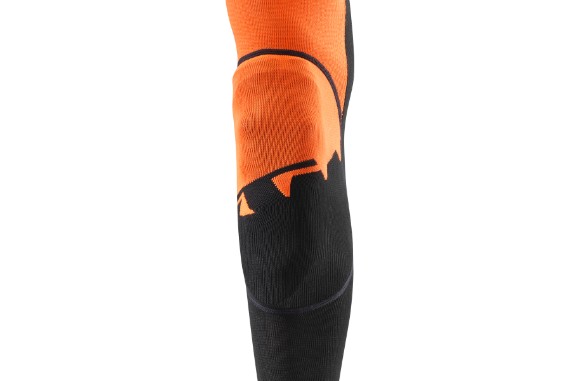 pho_pw_closeup_313616_3pw21000820x_protector_socks_detail_1__sall__awsg__v1