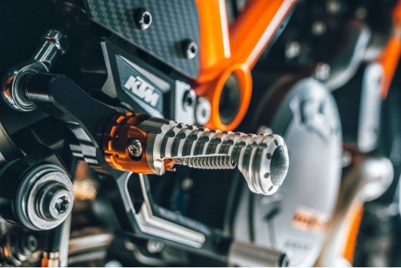 Racing Fussrastenanlage | 1290 & 1390 Super Duke R