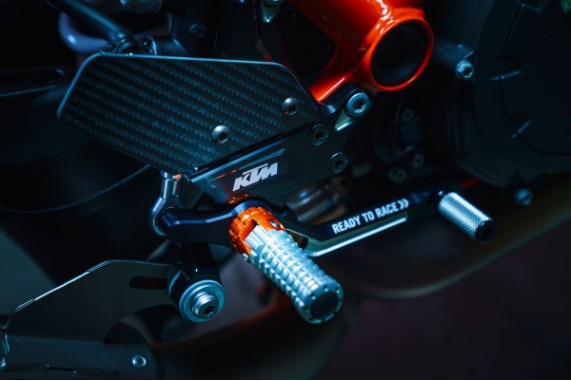 Racing Fussrastenanlage | 1290 & 1390 Super Duke R