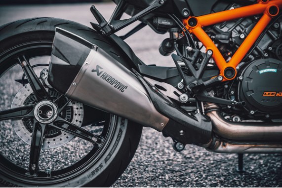 Slip On Sport Schalldämpfer | Akrapovic | 1290 Super Duke 