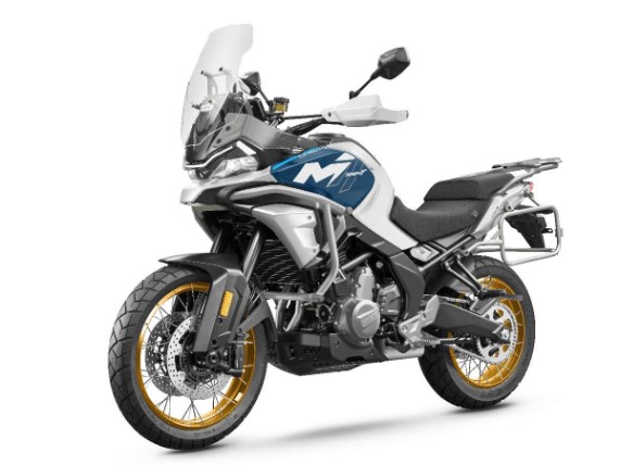 CFMOTO 700MT Nebula White rechts seitlich - Komfortbike für lange Strecken
