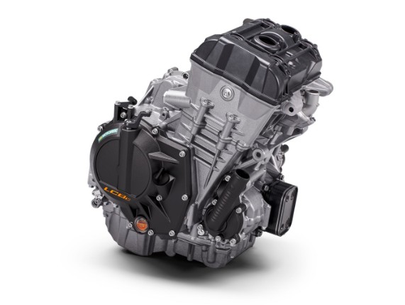 Detailansicht des Motors der KTM 990 DUKE R 2025 - LC8c-Power für maximalen Vortrieb