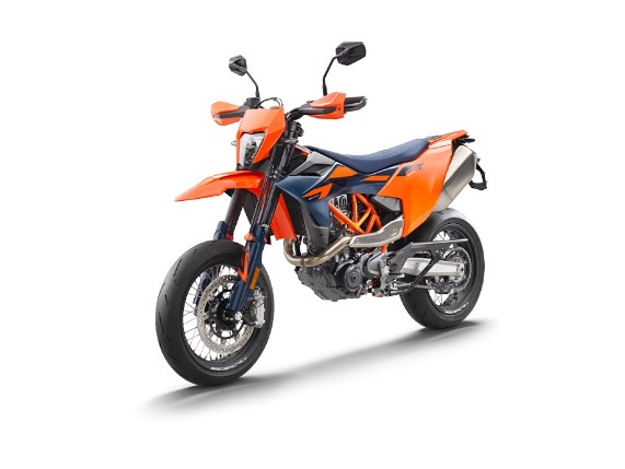 Die urbane Waffe: Die KTM 690 SMC R 2026 ist die erste Wahl für jeden Supermoto-Enthusiasten