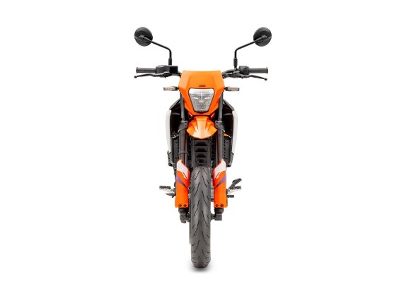 Frontansicht KTM 390 SMC R 2025 - Modernes LED-Design für beste Sichtbarkeit