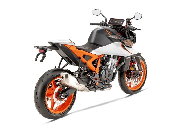 Heckansicht rechts KTM 990 DUKE R 2025 - Kraftvolle Optik mit Rennsport-Charakter