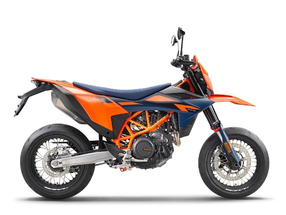 Perfektion in jeder Kurve: Die KTM 690 SMC R 2026 kombiniert brachiale LC4c-Power mit spielerischem Handling. Entdecke sie bei KTM Team West