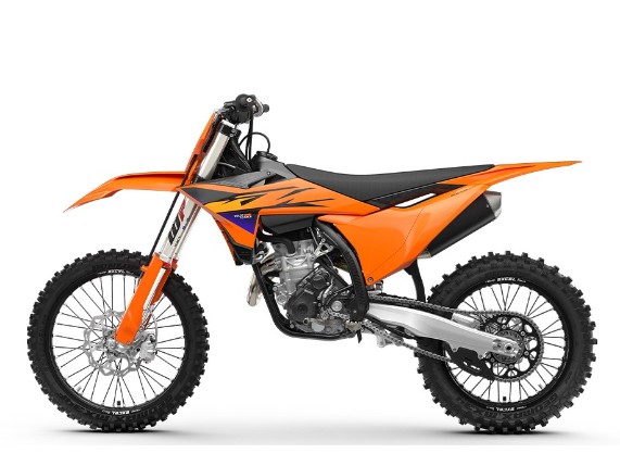 Pure Dominanz auf der Strecke: Die KTM 350 SX-F 2026 ist die intelligente Wahl für jeden Motocross-Fahrer. Verfügbar bei KTM Team West